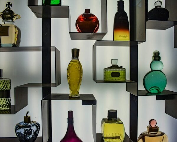 What Is a Niche Fragrance? Meaning, Examples and How It Differs From Designer Perfume