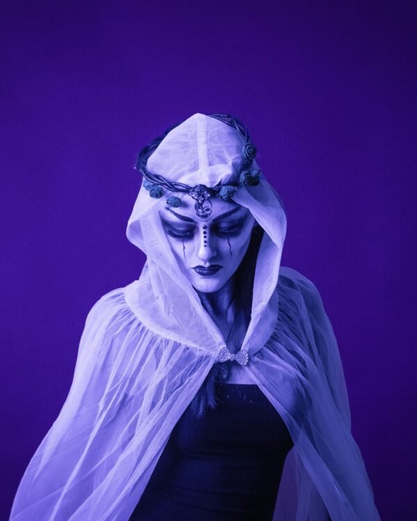 Perfumes for Women Halloween: 15 Dark, Seductive Scents to Wear